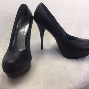 BAMBOO Plain Black Platform Heels Size 9